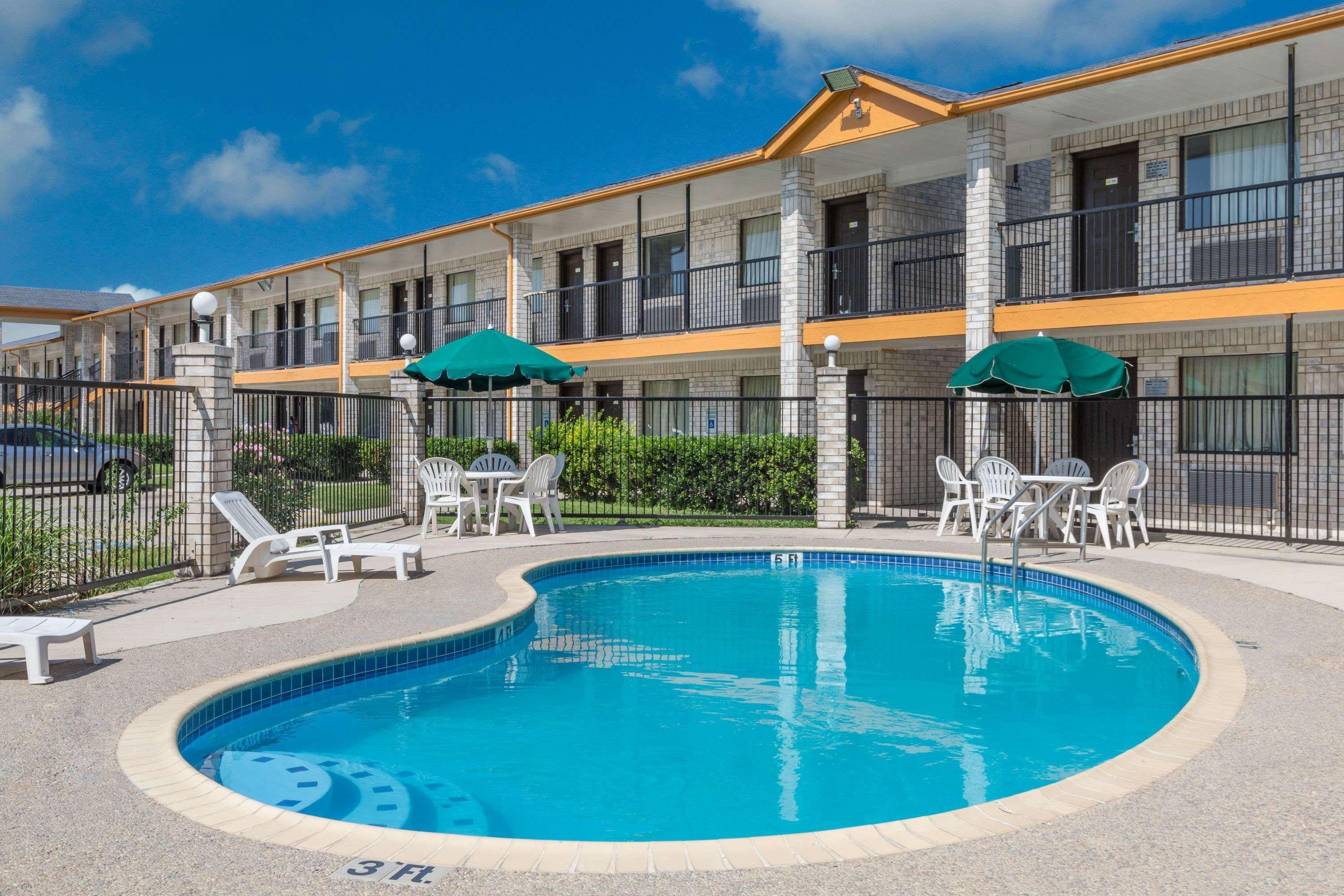 Days Inn Windcrest By Wyndham San Antonio Extérieur photo